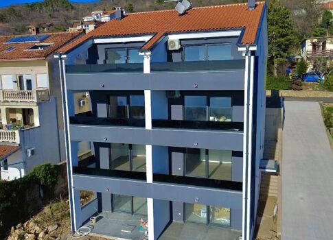 CRIKVENICA - Kétszintes apartman, 101 m2, tengerre néző kilátással!