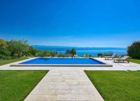 ISZTRIA, LOVRAN - Nagyon luxus családi villa egy kis településen