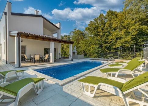 ISZTRIA, TINJAN - Ikerház villa csendes és vonzó helyen