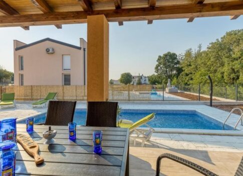 ISZTRIA, TINJAN - Két ikerház villa csendes és vonzó helyen