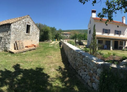 ISZTRIA, RABAC - Varázslatos birtok két házzal a tenger közelében