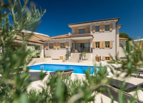 ISZTRIA, ROVINJ - Kecses családi villa, közel a városhoz és a strandokhoz