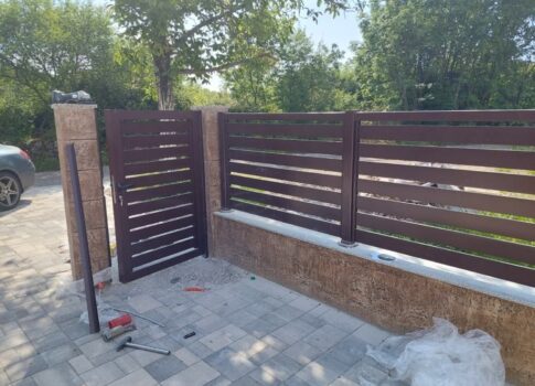 RIJEKA, VIŠKOVO - új építésű családi ház 3 lakással + taverna + kert! LEHETŐSÉG!