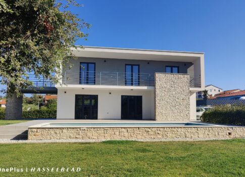ISZTRIA, POREČ - Gyönyörű villa csendes helyen