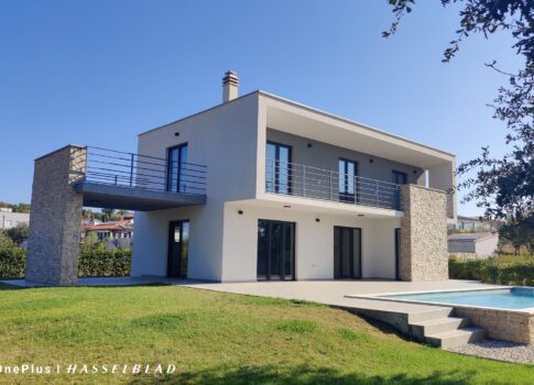 ISZTRIA, POREČ - Gyönyörű villa csendes helyen