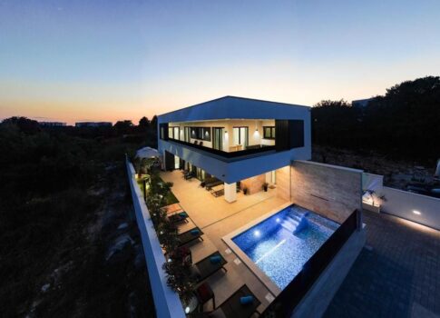 ISZTRIA, MEDULIN - Exkluzív modern villa csendes helyen