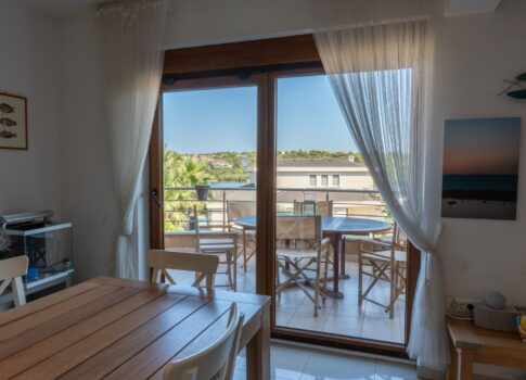 ISZTRIA, BANJOLE - Gyönyörű családi apartman terasszal és garázzsal a tenger mellett!