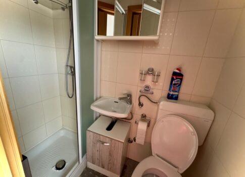 A KRK SZIGET, MALINSKA - szép apartman tengerre néző kilátással