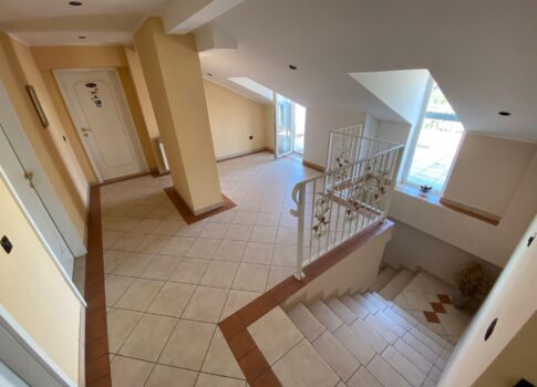 RIJEKA, KÖZPONT - különálló régi egyedi villa remek helyen! LEHETŐSÉG!