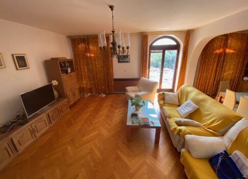 RIJEKA, KÖZPONT - különálló régi egyedi villa remek helyen! LEHETŐSÉG!