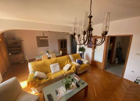 RIJEKA, KÖZPONT - különálló régi egyedi villa remek helyen! LEHETŐSÉG!