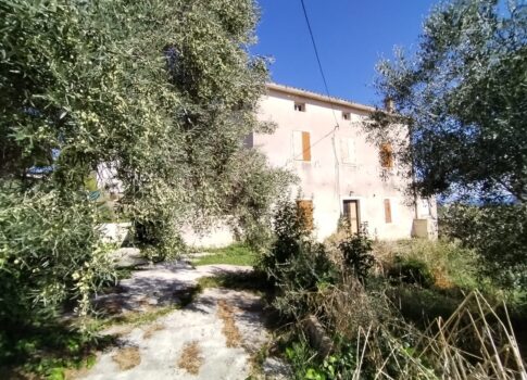 ISZTRIA, LIŽNJAN- Ház építési engedéllyel felújításra. Kilátás a tengerre és a Kvarnerre!