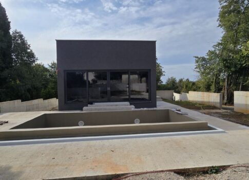 ISZTRIA, BARBAN - Ikerház villa medencével a falu végén