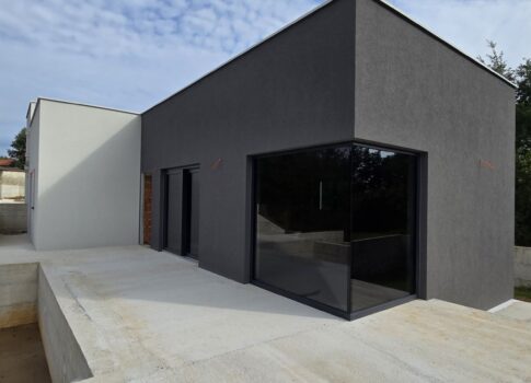 ISZTRIA, BARBAN - Ikerház villa medencével és maximális magánélettel