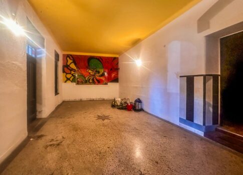 RIJEKA, SZÉLESEBB KÖZPONT - Üzleti helyiség terasszal a központ közelében