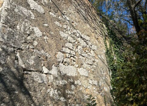 KRALJEVICA, KRIŽIŠĆE - Három ház adaptálható potenciállal + KERT csendes helyen!