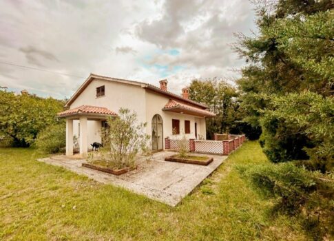 ISZTRIA, LABIN - Ház a városközpont közelében