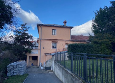 RIJEKA, VIŠKOVO - családi ház nagy kerttel, remek helyen! LEHETŐSÉG!