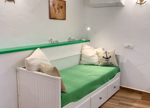 KRK SZIGET, BAŠKA - Ház 2 apartmannal 80 m-re a tengertől és parkolótól