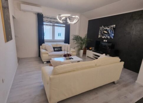 RIJEKA, VIŠKOVO, KÖZPONT - exkluzív apartman Viškovo központjában 5 parkolóhellyel + további 24 m2-es lakás! LEHETŐSÉG!