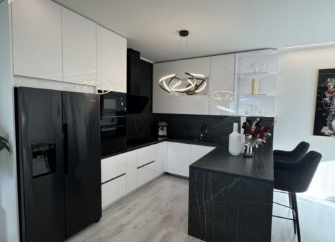 RIJEKA, VIŠKOVO, KÖZPONT - exkluzív apartman Viškovo központjában 5 parkolóhellyel + további 24 m2-es lakás! LEHETŐSÉG!