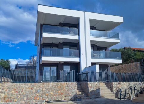 KRK SZIGET, OMIŠALJ - Apartman nyílt tengerre néző kilátással