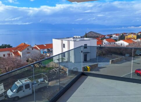 KRK SZIGET, OMIŠALJ - Apartman nyílt tengerre néző kilátással