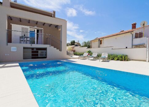 ISZTRIA, LABIN - Ház úszómedencével