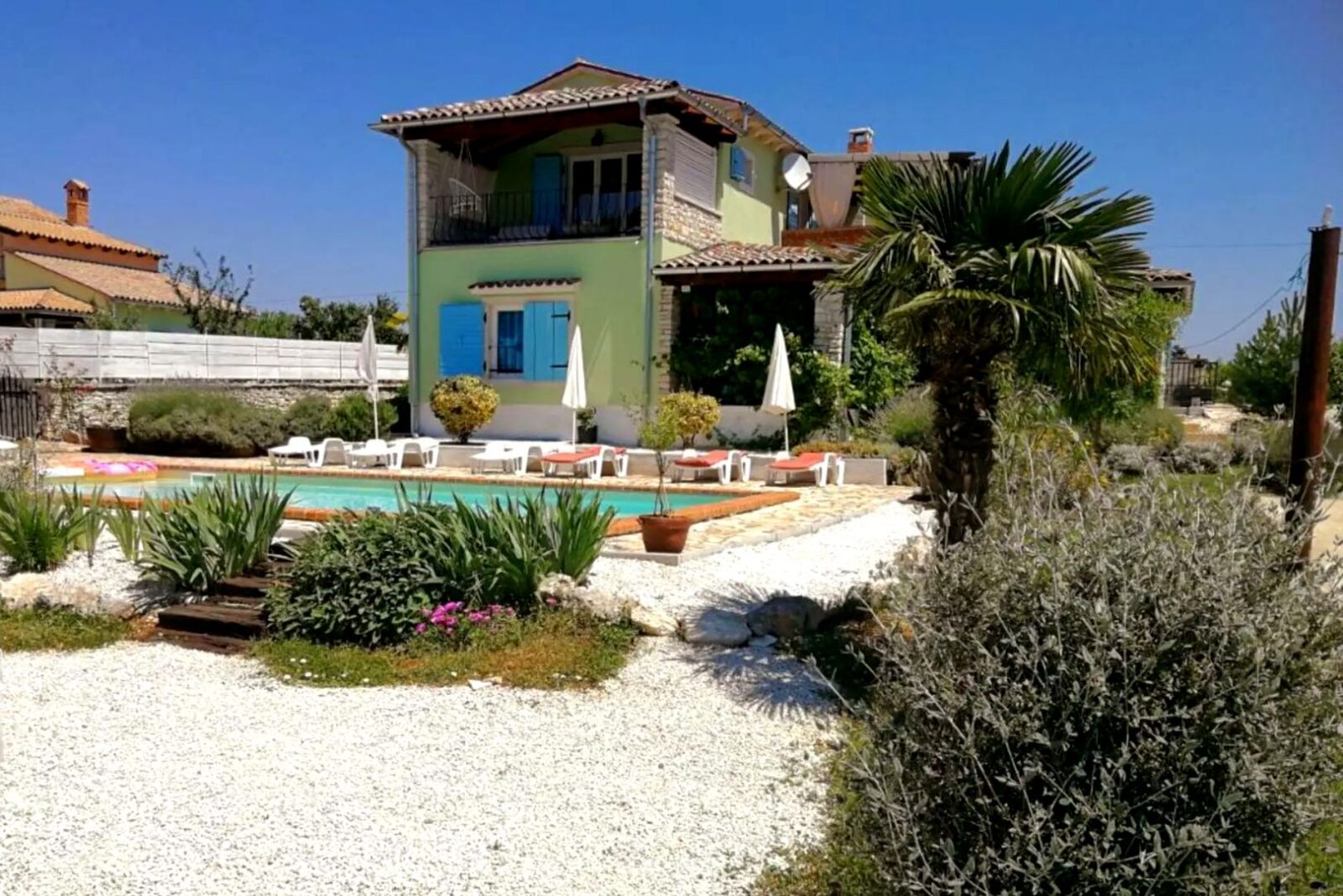 ISZTRIA, SVETVINČENAT - Kényelmes ház medencével