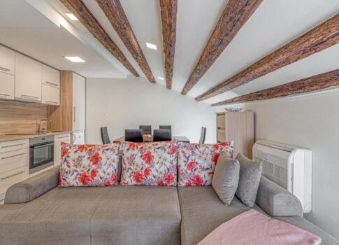 ISZTRIA, POREČ - Exkluzív lehetőség, apartman első sorban a tenger felé!