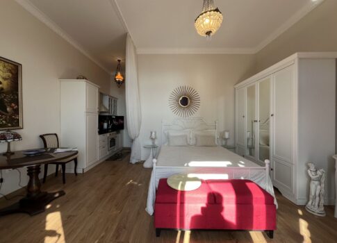 OPATIJA, KÖZPONT - Apartman kilátással és parkolóval egy történelmi villában