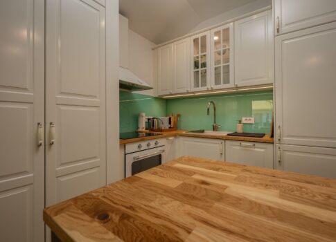 OPATIJA, KÖZPONT - Frissen felújított apartman tengerre néző kilátással