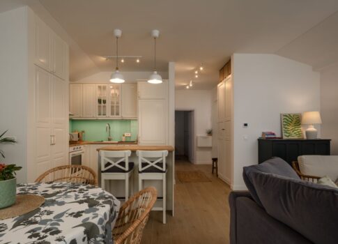 OPATIJA, KÖZPONT - Frissen felújított apartman tengerre néző kilátással