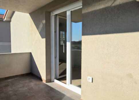 ISZTRIA, PULA, VALDEBEK - 2BR+1BA lakás egy új épületben, csendes helyen