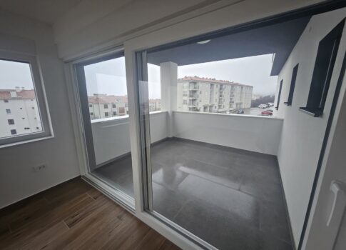 KASTAV, SRDOČI, REŠETARI - penthouse lakás, új épület, 120m2, nappali + 3 hálószoba, tengerre néző kilátással és garázzsal