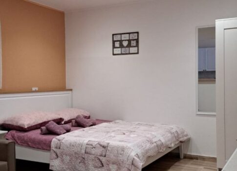 ISZTRIA, PÚLA - Szép ház 3 apartmannal egy gyönyörű és csendes faluban