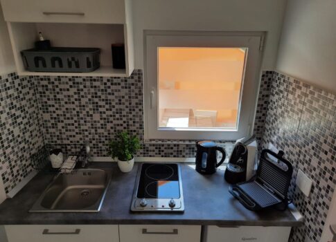 ISZTRIA, PÚLA - Szép ház 3 apartmannal egy gyönyörű és csendes faluban