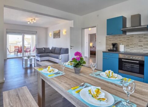 ISZTRIA, LIŽNJAN - 4BR+LR családi duplex apartman hozzá tartozó kerttel és egy további épülettel