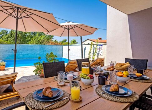 ISZTRIA, POREČ - Ház úszómedencével