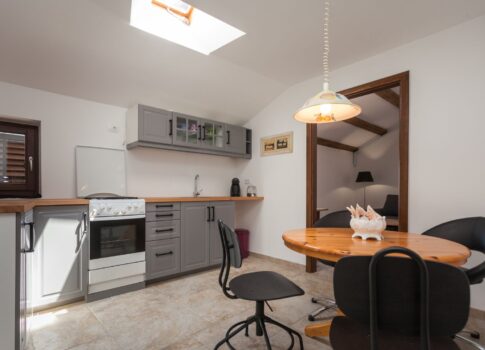 ISZTRIA, ROVINJ - 1BR+LR bútorozott lakás exkluzív helyen
