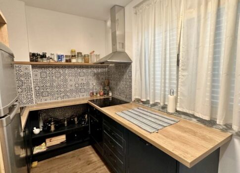 CRIKVENICA, SELCE - Ház Selce központjában, tengerre néző kilátással