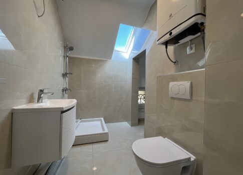 OPATIJA, KÖZPONT - Teljesen felújított apartman tengerre néző kilátással