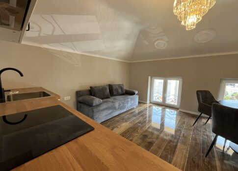 OPATIJA, KÖZPONT - Teljesen felújított apartman tengerre néző kilátással