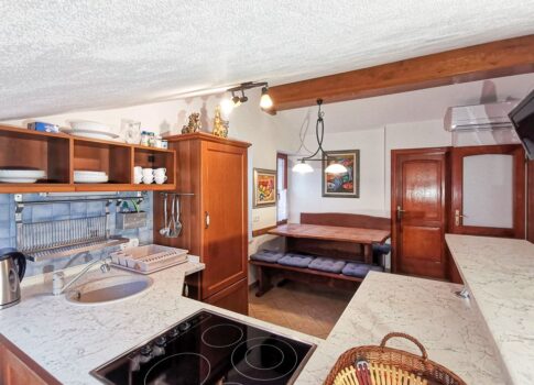 ISZTRIA, ROVINJ - Luxus és bútorozott apartman, első sor a tenger felé