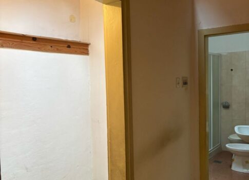 ISZTRIA, PAZIN - Felújítható lakás a belvárosban! HASZNÁLATI ENGEDÉLY!