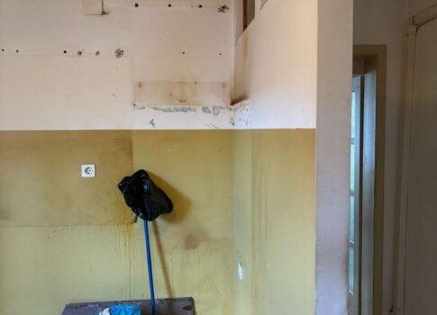 ISZTRIA, PAZIN - Felújítható lakás a belvárosban! HASZNÁLATI ENGEDÉLY!