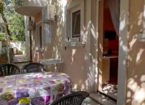 ISZTRIA, PREMANTURA - Apartman a földszinten parkolóval, 2 hálószoba, 2 fürdőszoba, terasz - KÖZEL A STRANDHOZ!!