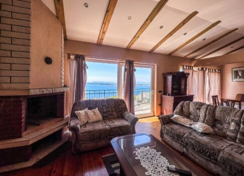 CRIKVENICA - Tágas ház gyönyörű kilátással a tengerre, 500 m-re a strandtól