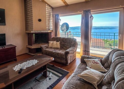 CRIKVENICA - Tágas ház gyönyörű kilátással a tengerre, 500 m-re a strandtól