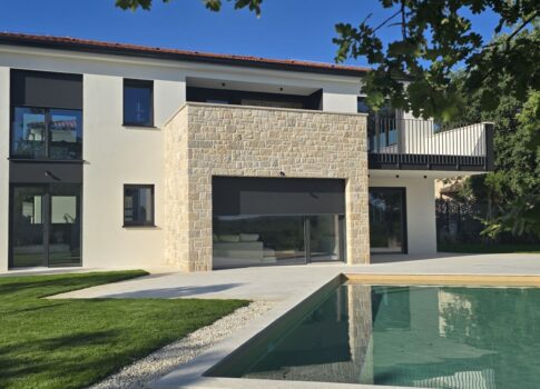 ISZTRIA, POREČ - Exkluzív modern villa medencével